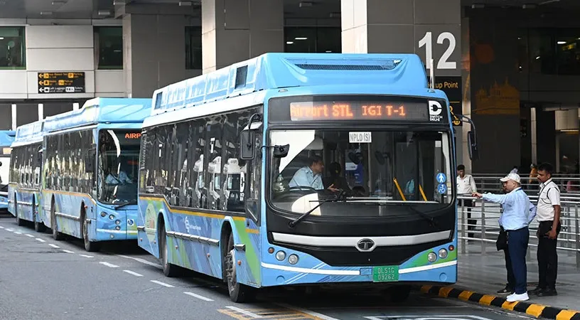 Airport shuttle bus pickup