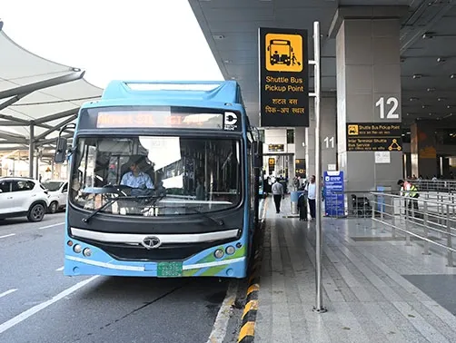 Airport shuttle bus pickup